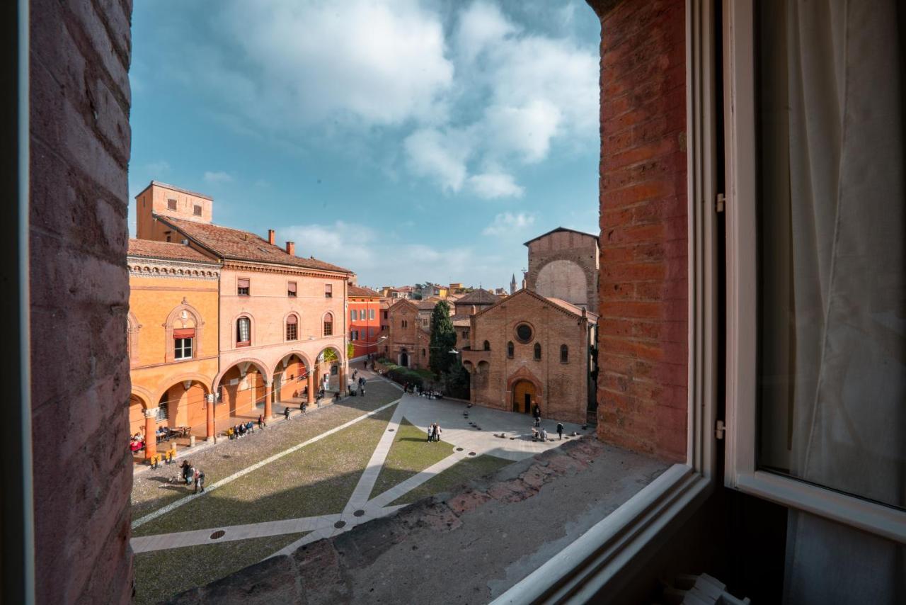 Piazza Santo Stefano Con Vista Bolonha Exterior foto
